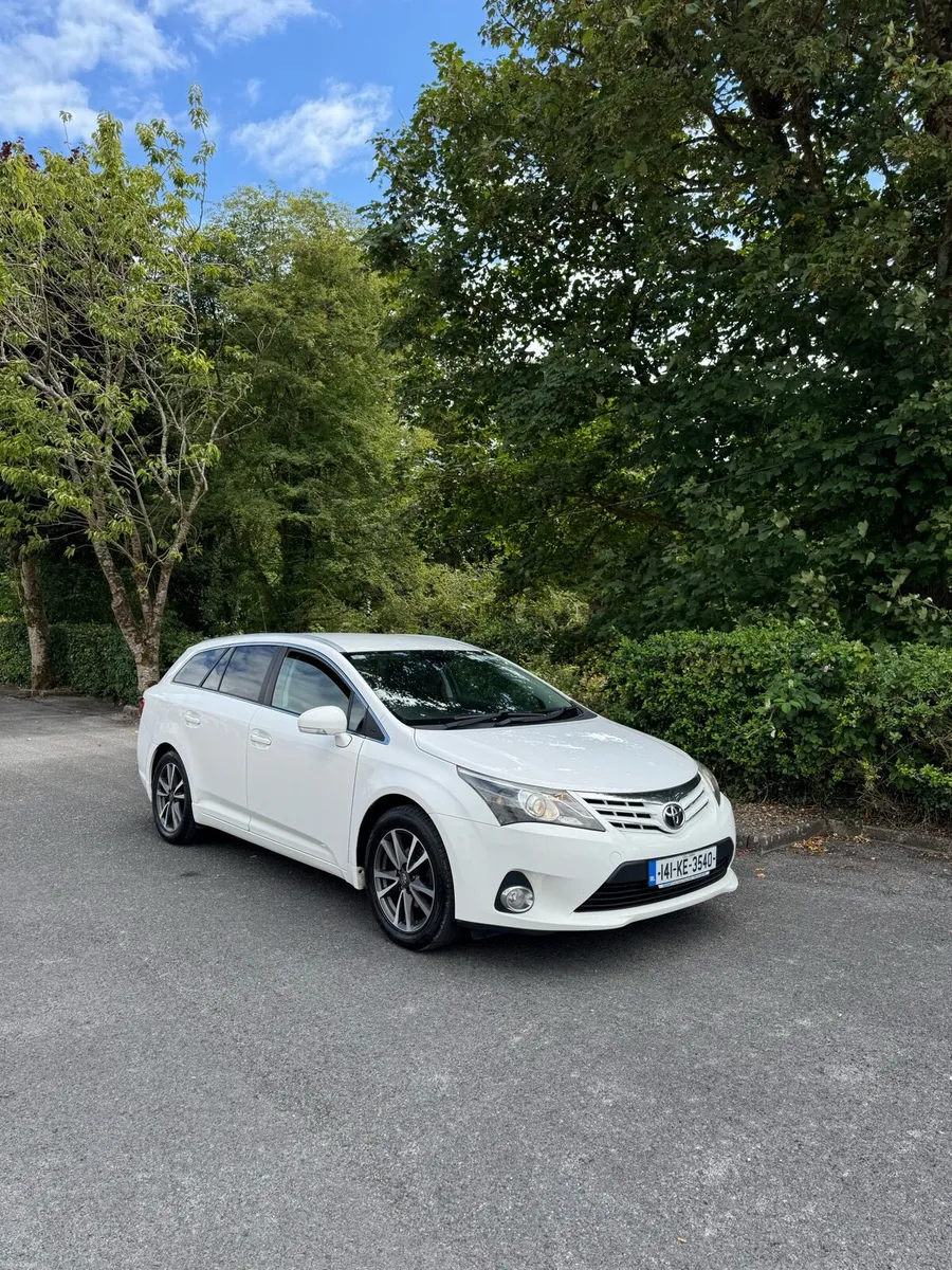 2014 Toyota Avensis 2.0 D4D Estate - Image 1