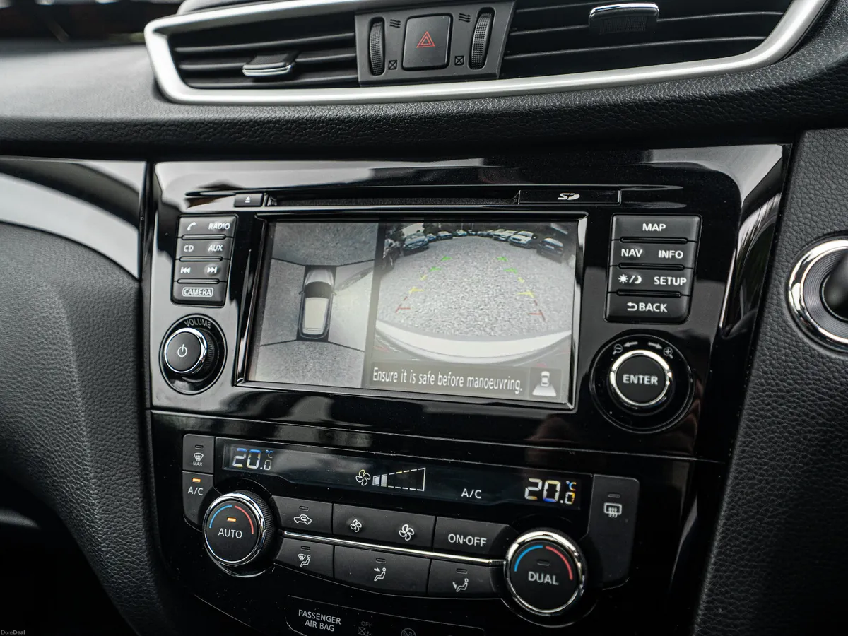 2017 Qashqai 1.6d PREMIUM 4WD/High-spec/Warranty - Image 6