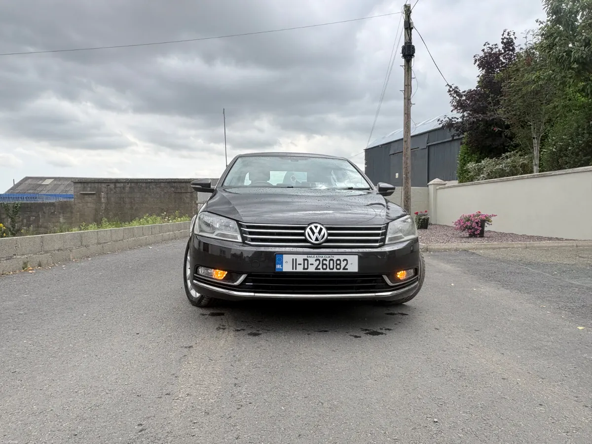 Volkswagen Passat 2011 Auto - Image 2