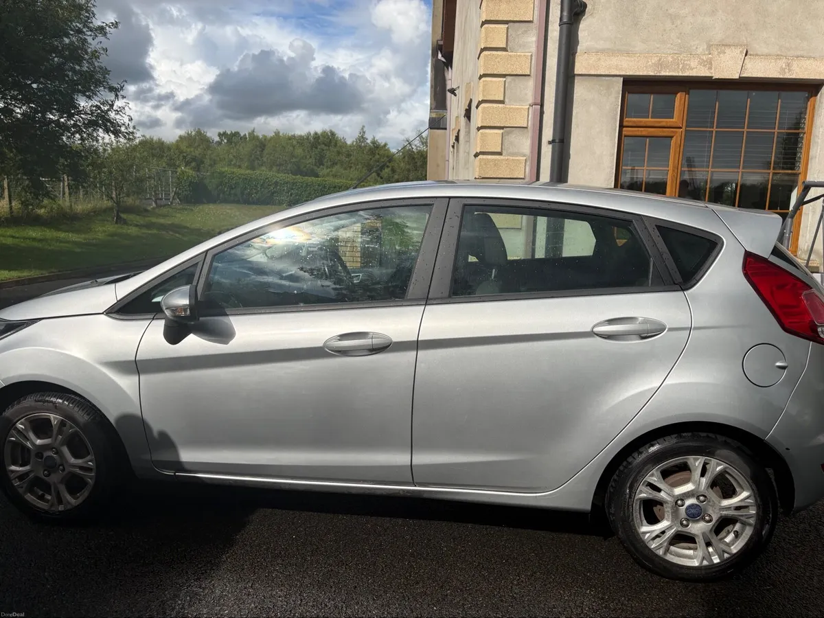Ford Fiesta 2014 - Image 5