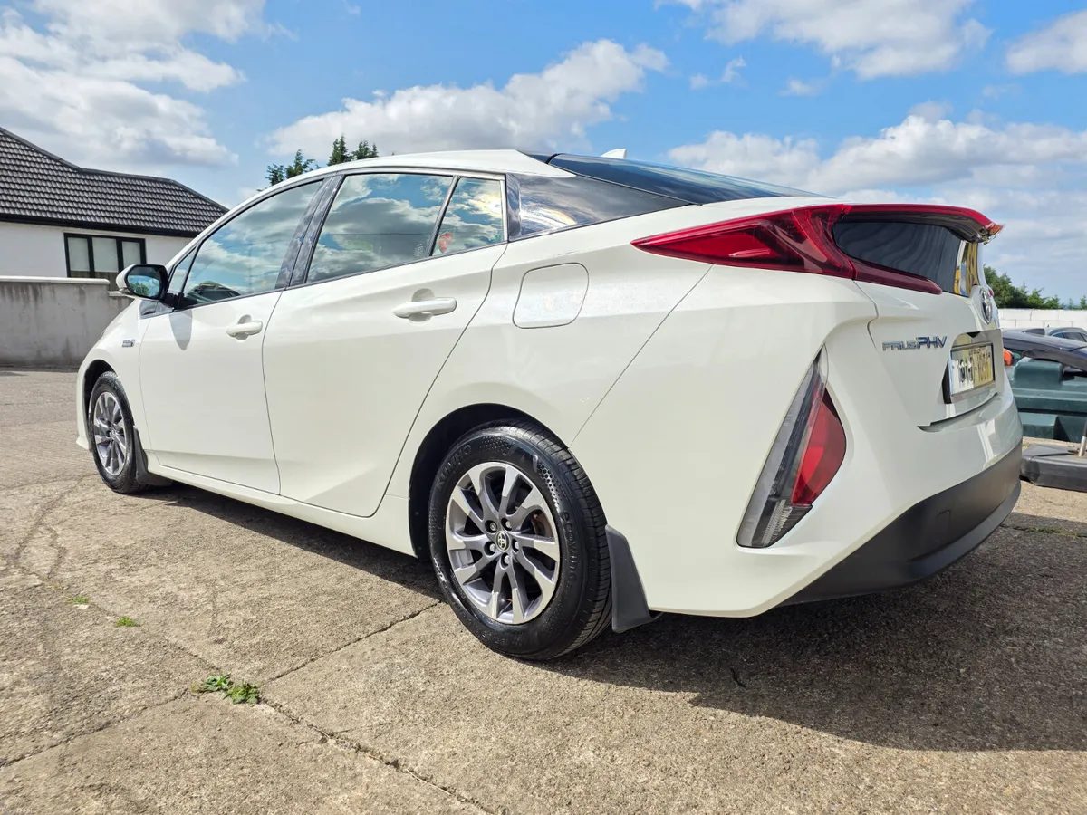 2019 TOYOTA PRIUS * 1.8 PLUG-IN-HYBRID * ONLY 46K - Image 6