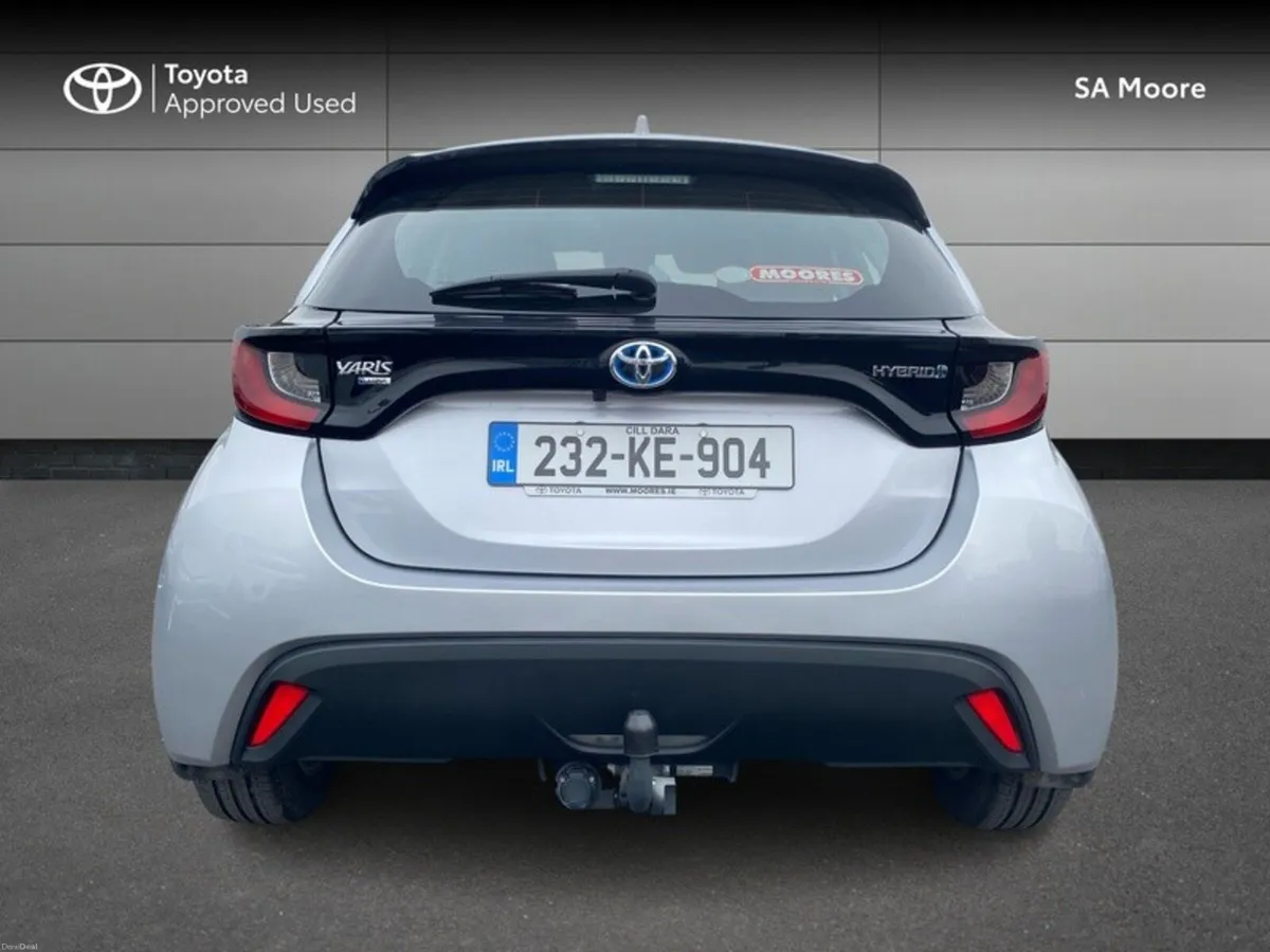 Toyota Yaris HYBRID LUNA - Image 4
