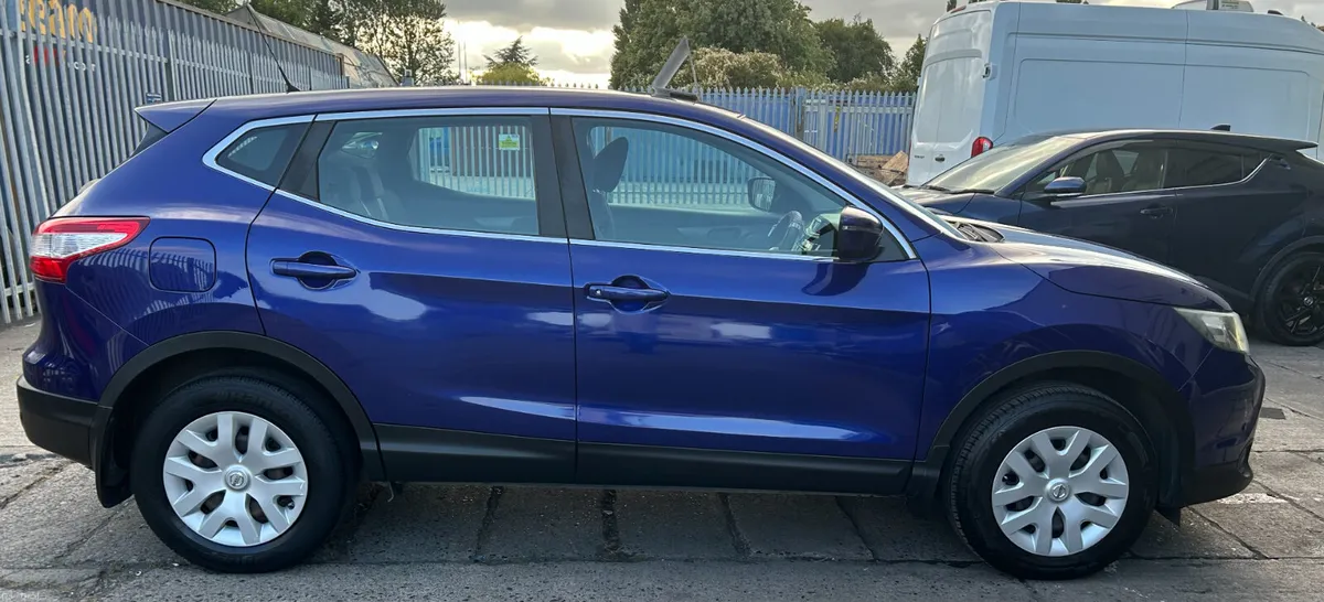 2015 Nissan Qashqai Manual - Image 4