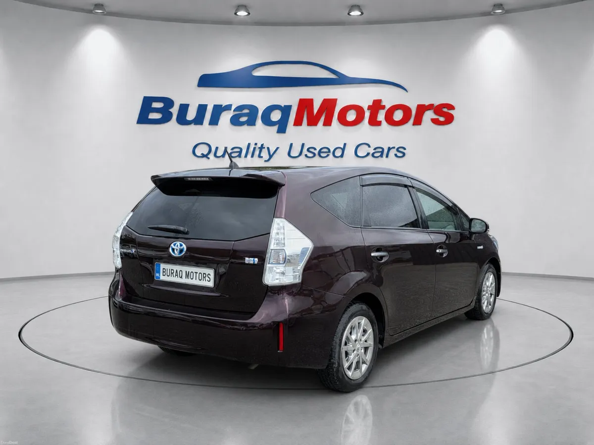 Toyota prius alpha 7 seater Self charging Hybrid - Image 5