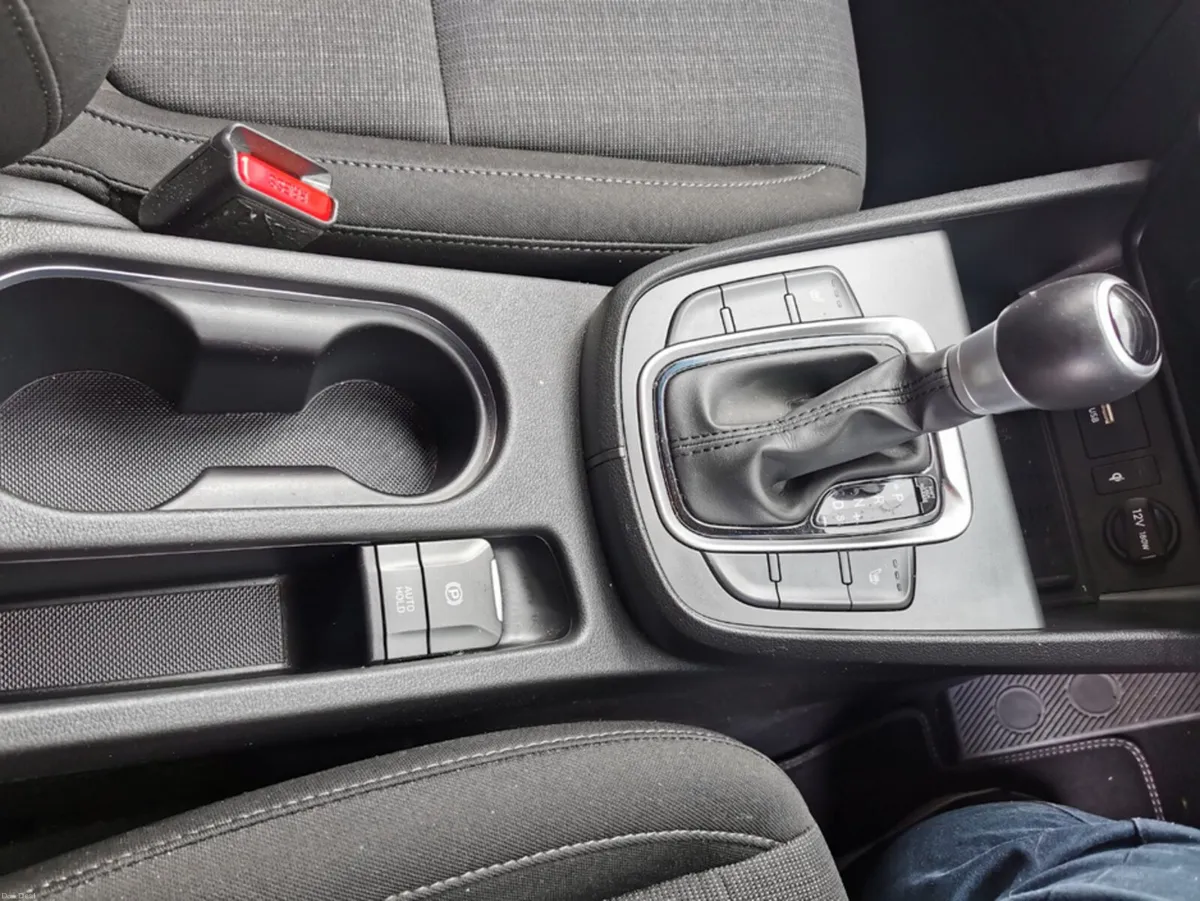 Hyundai KONA KAUAI HYBRID 5DR AUTO - Image 4