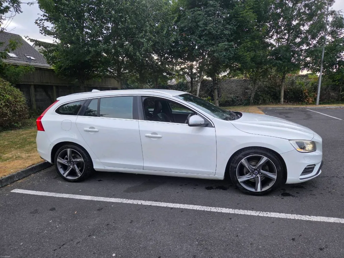 Volvo V60 R Design - Image 2