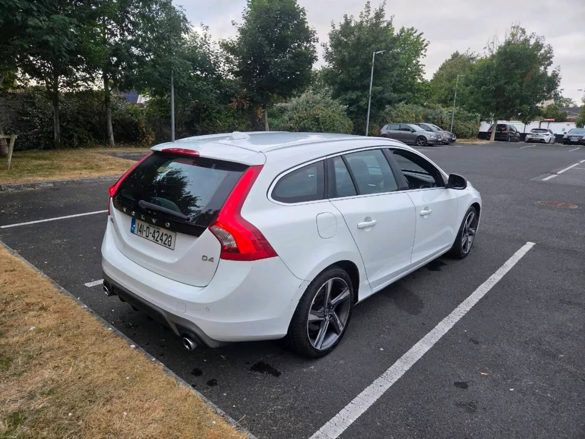 Volvo V60 R Design - Image 4