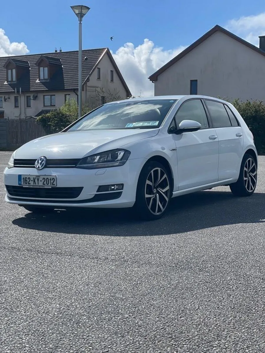 2016 Volkswagen Golf - Image 2