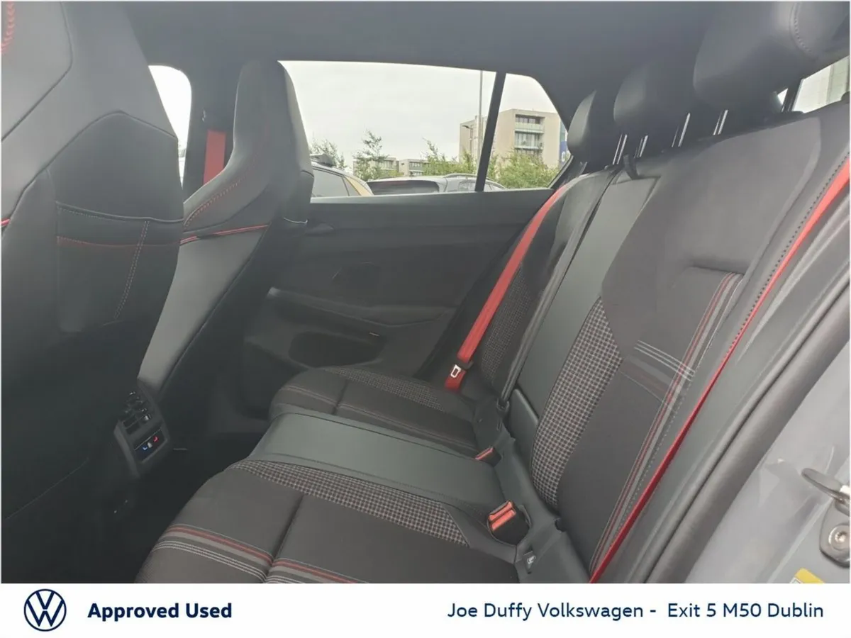 Volkswagen Golf GTI EDITION 50 2.0 TSI 320HP - Image 6