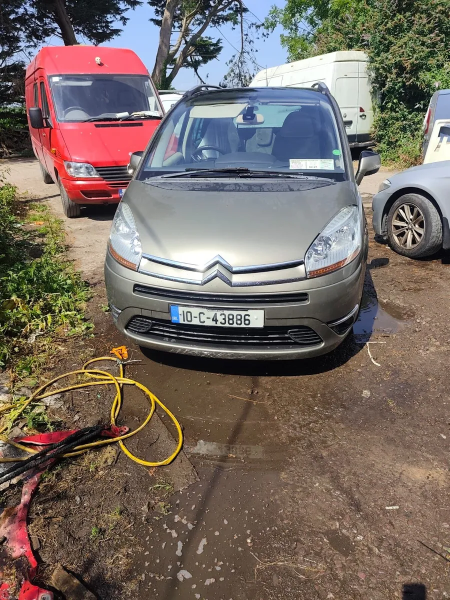 2010 Citroen C4, 7 seater - Image 1