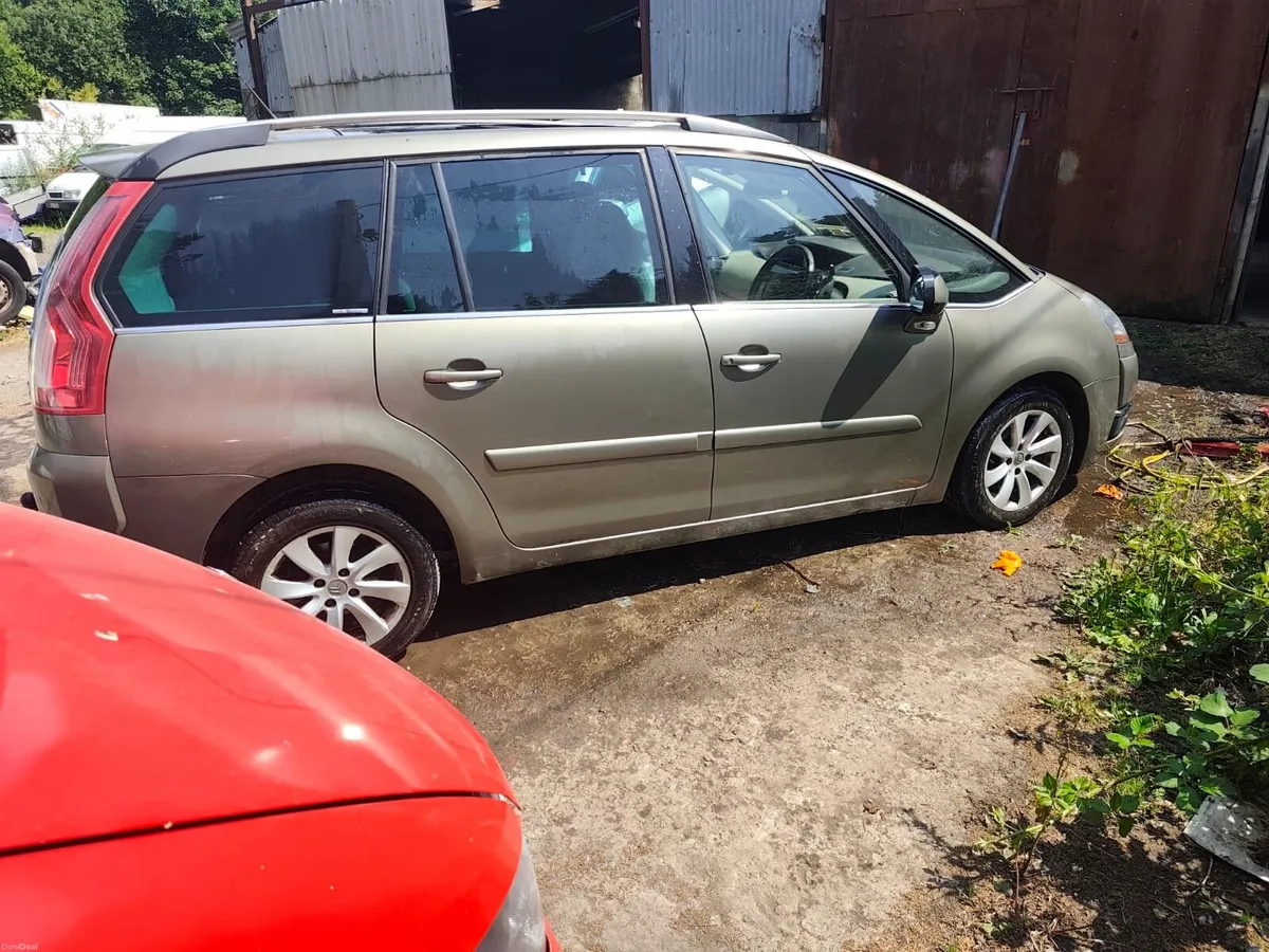 2010 Citroen C4, 7 seater - Image 2