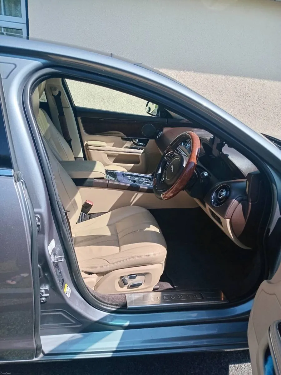 JAGUAR XJ beautiful - Image 6
