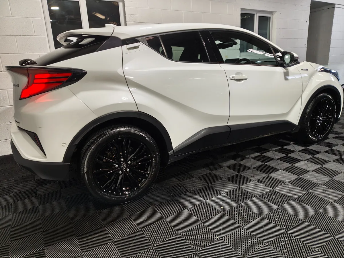 Toyota C-HR 2022 AUTOMATIC HYBRID SOL SPEC EXTRAS - Image 3