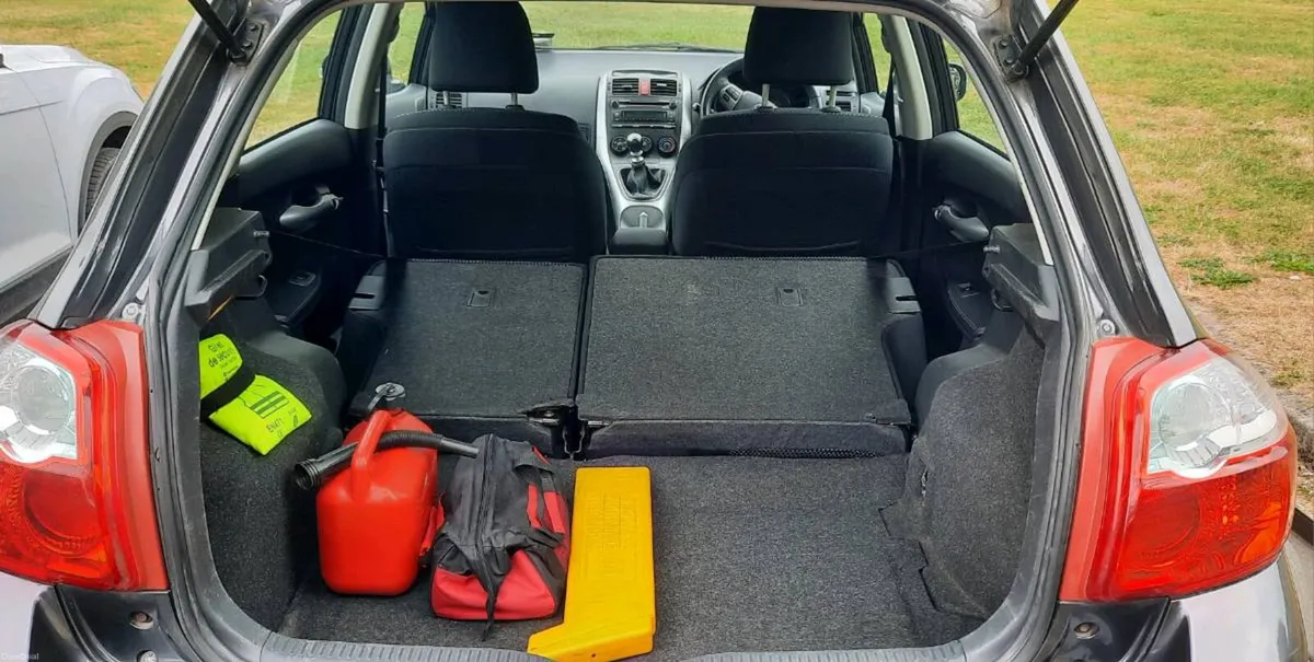 Car - Image 2