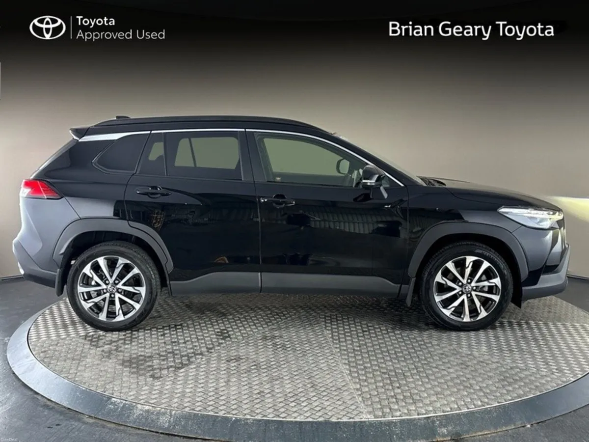 Toyota Corolla Cross HYBRID SPORT - Image 3