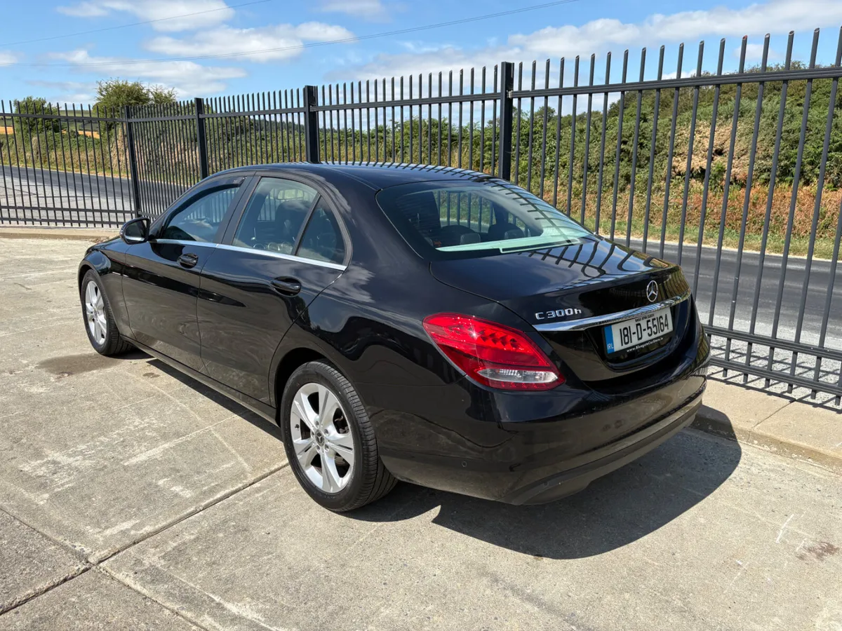 Mercedes-Benz C300h - Image 4