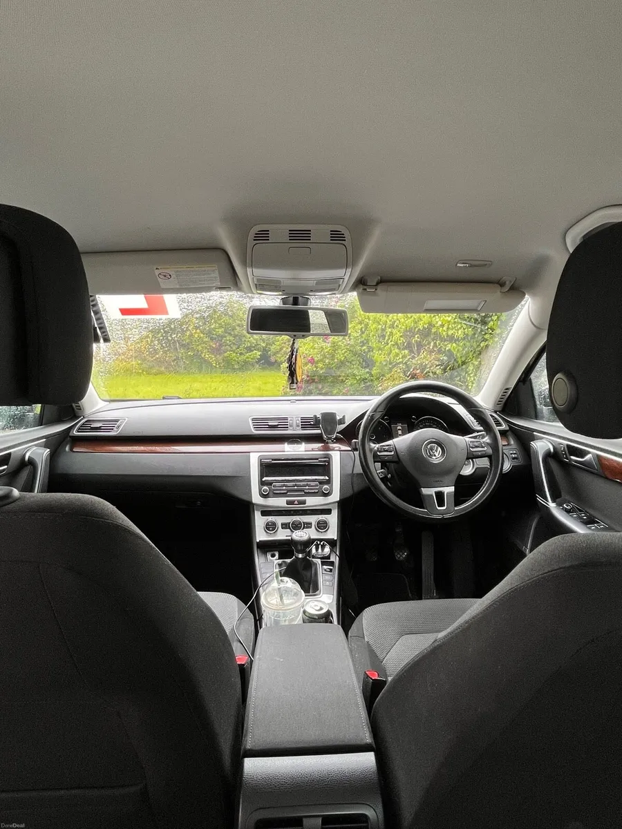 Volkswagen Passat 2012 - Image 6