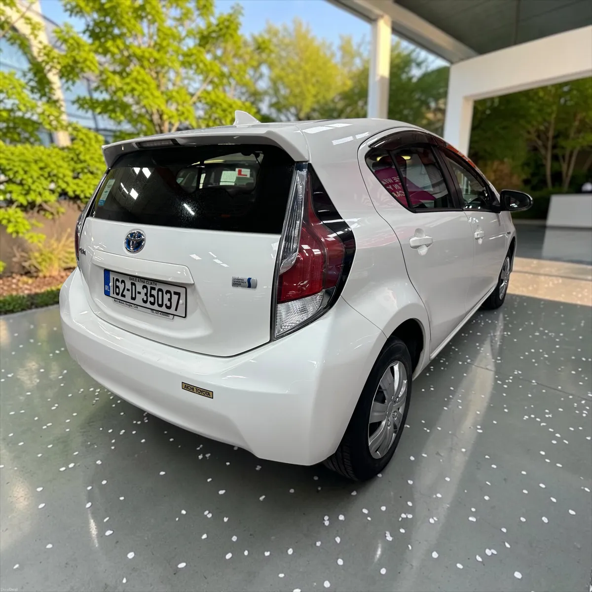 2016 Toyota Aqua 1.8 Petrol Hybrid Automatic - Image 4