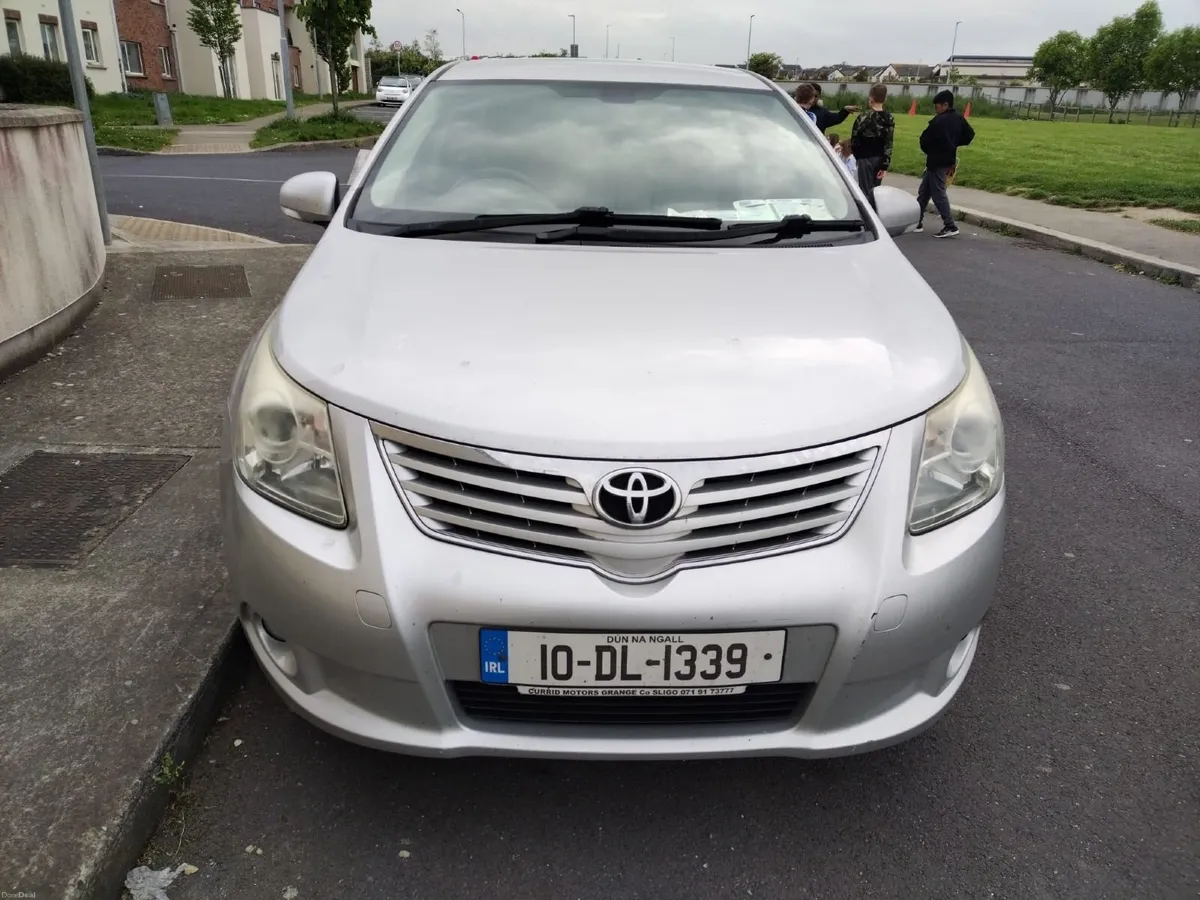 Toyota Avensis 2010 - Image 2