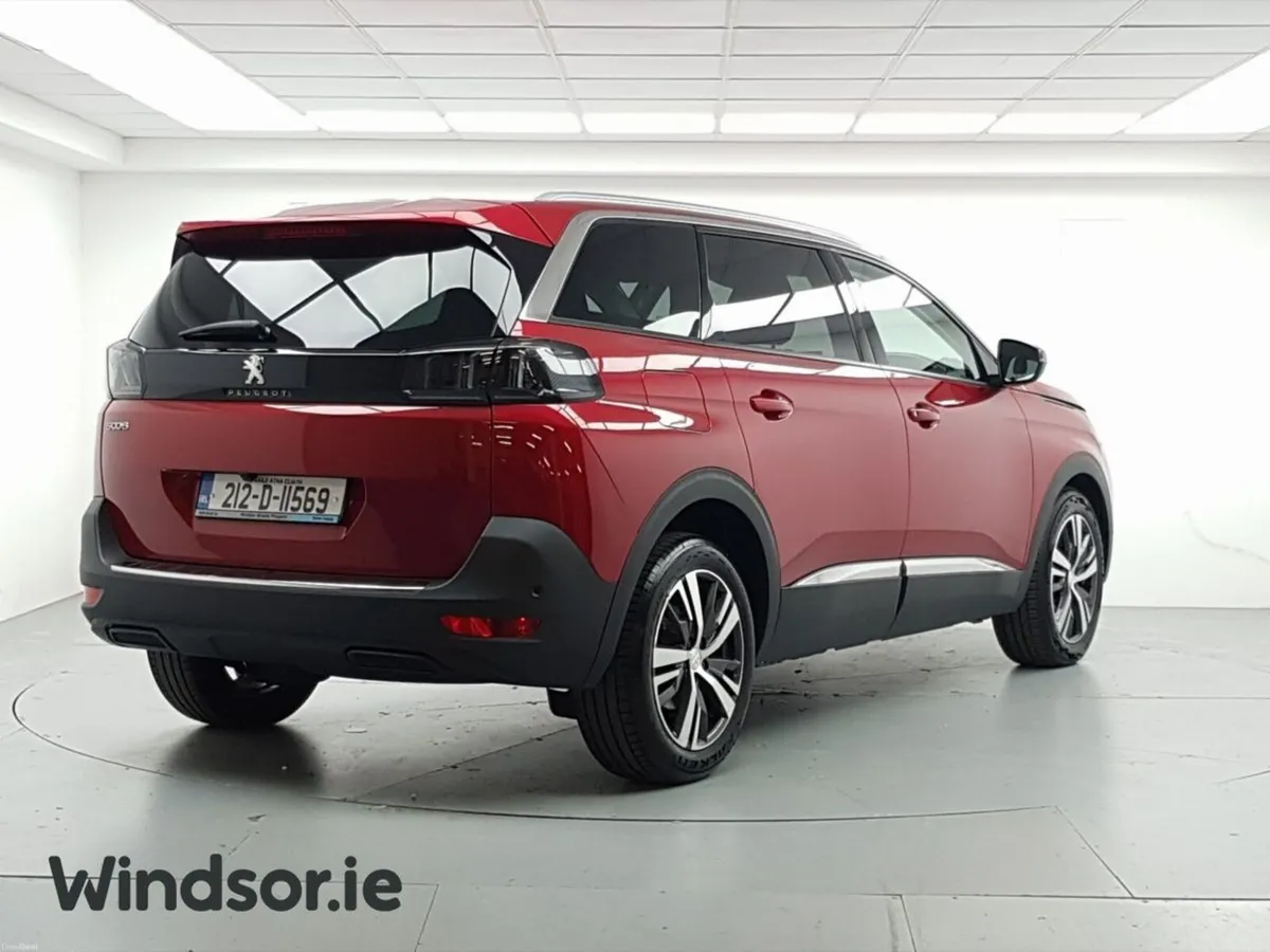 Peugeot 5008 1.2 PureTech 130bhp Allure - Image 2