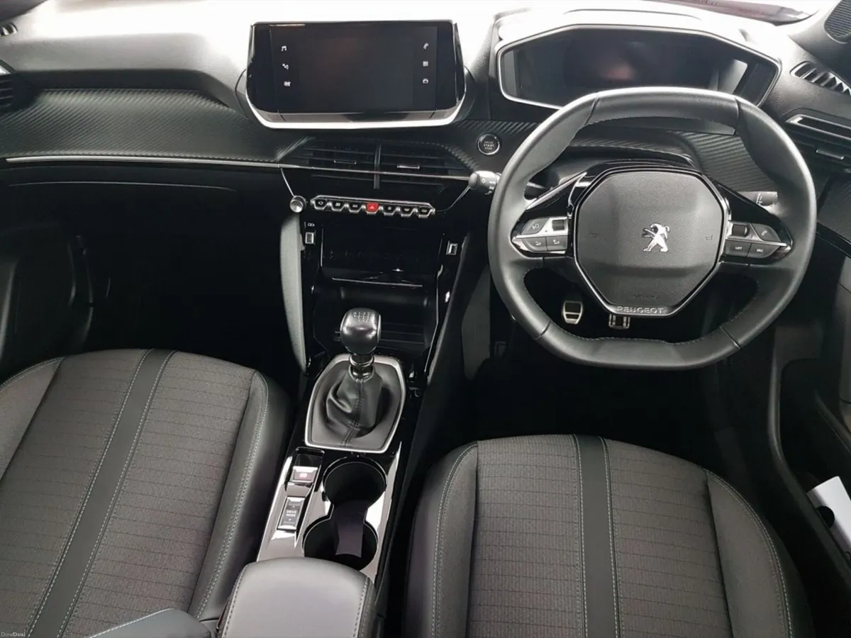 Peugeot 2008 1.2 Puretech 100bhp Allure - Image 3