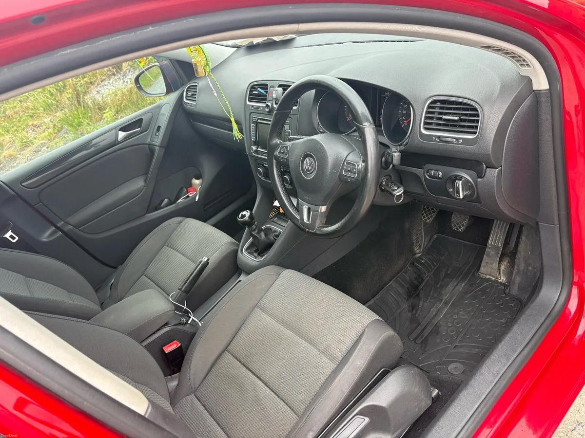 Volkswagen Golf 1.6TDI Match - Image 5