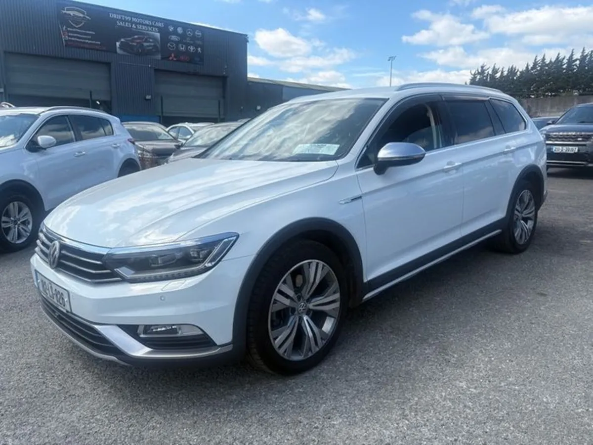 2018 Volkswagen Passat AllTrack 4X4 2.0L Diesel - Image 3