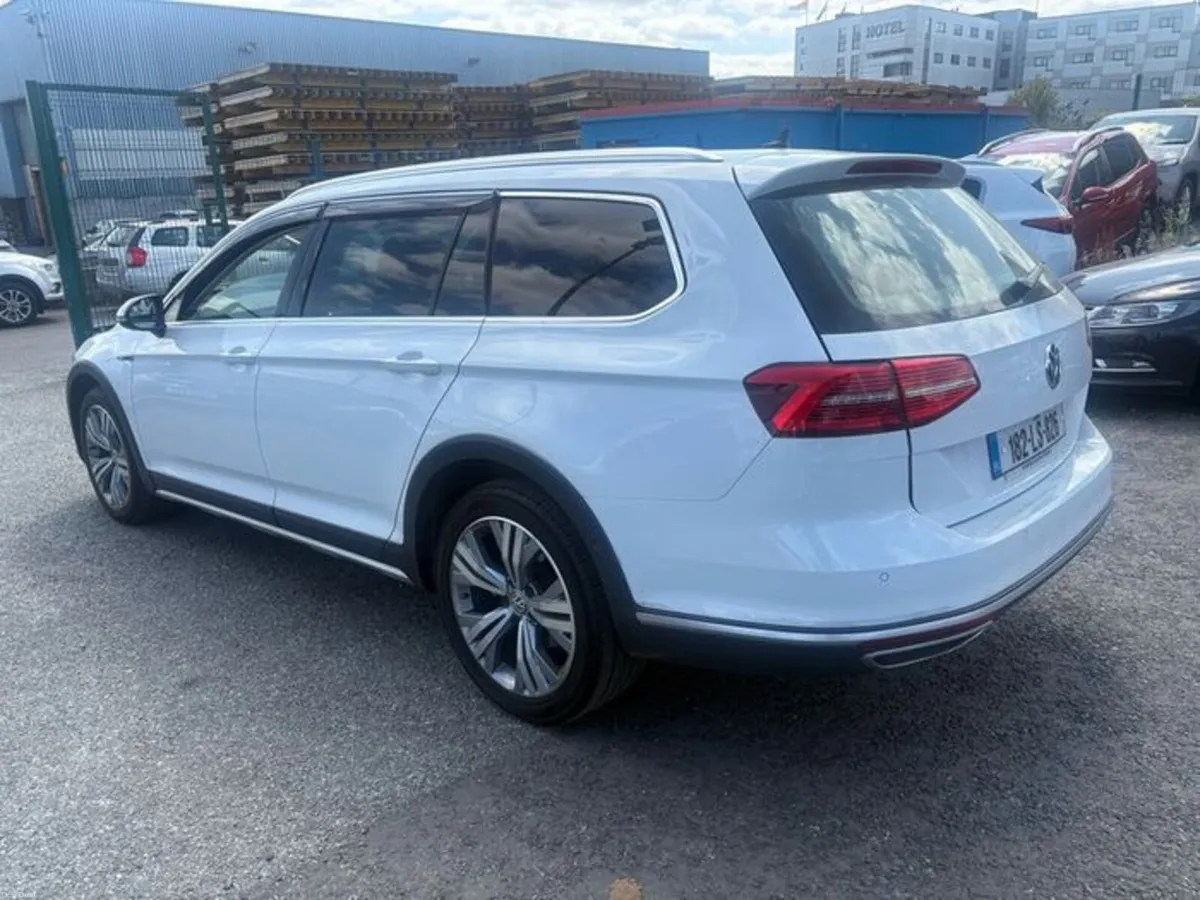 2018 Volkswagen Passat AllTrack 4X4 2.0L Diesel - Image 4