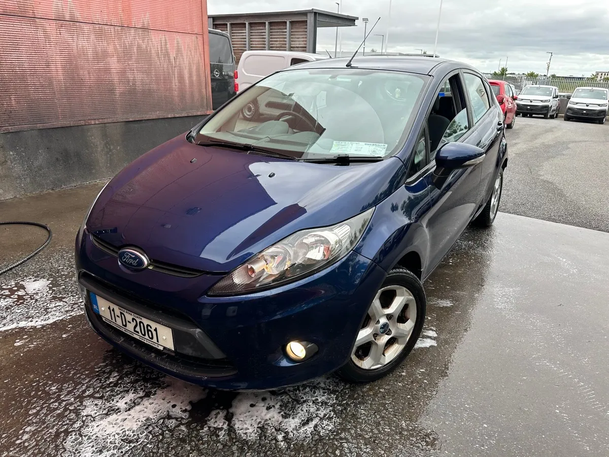 Ford Fiesta 2011 - Image 2