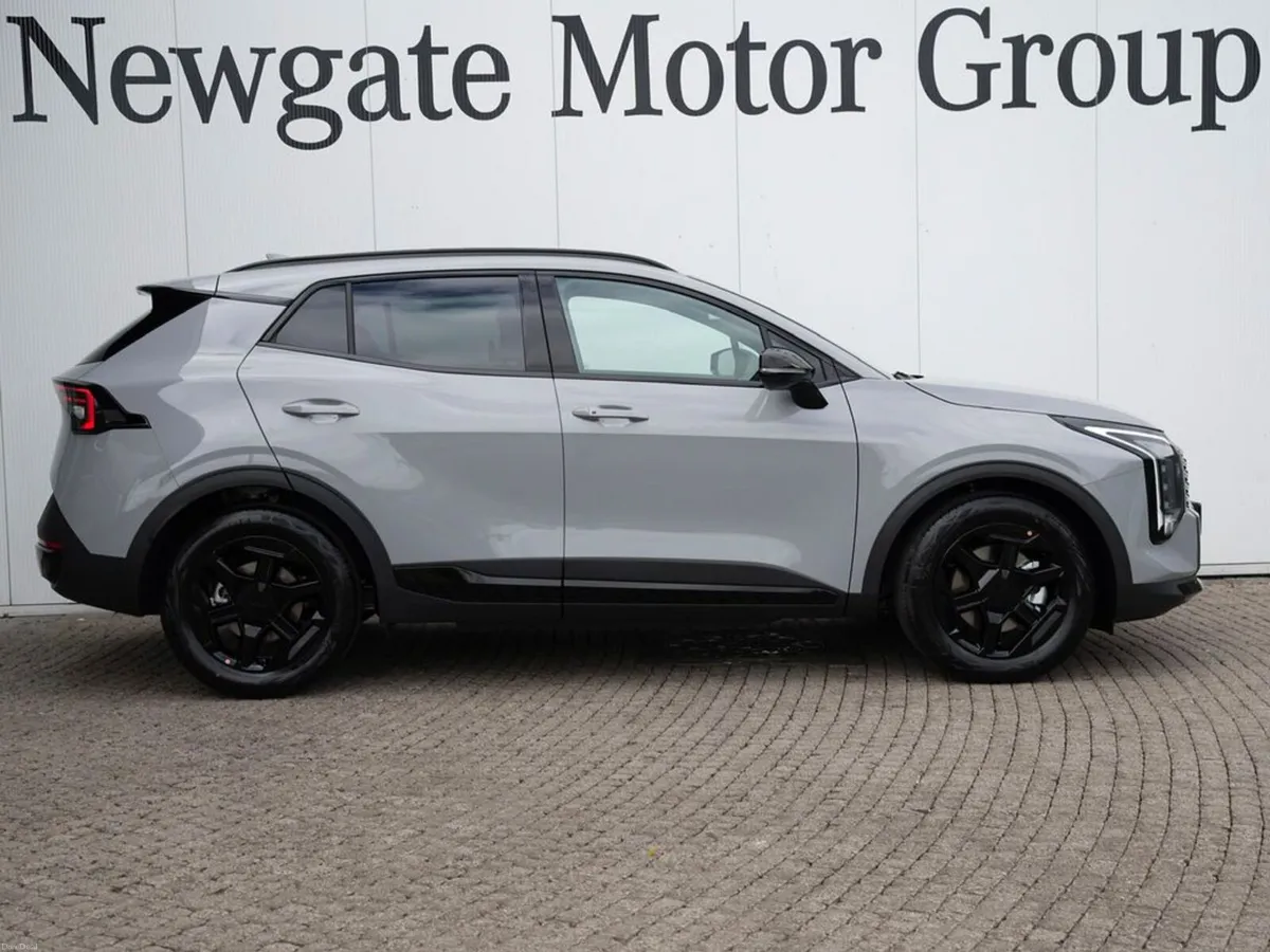Kia Sportage BLACK EDITION HYBRID - Image 4