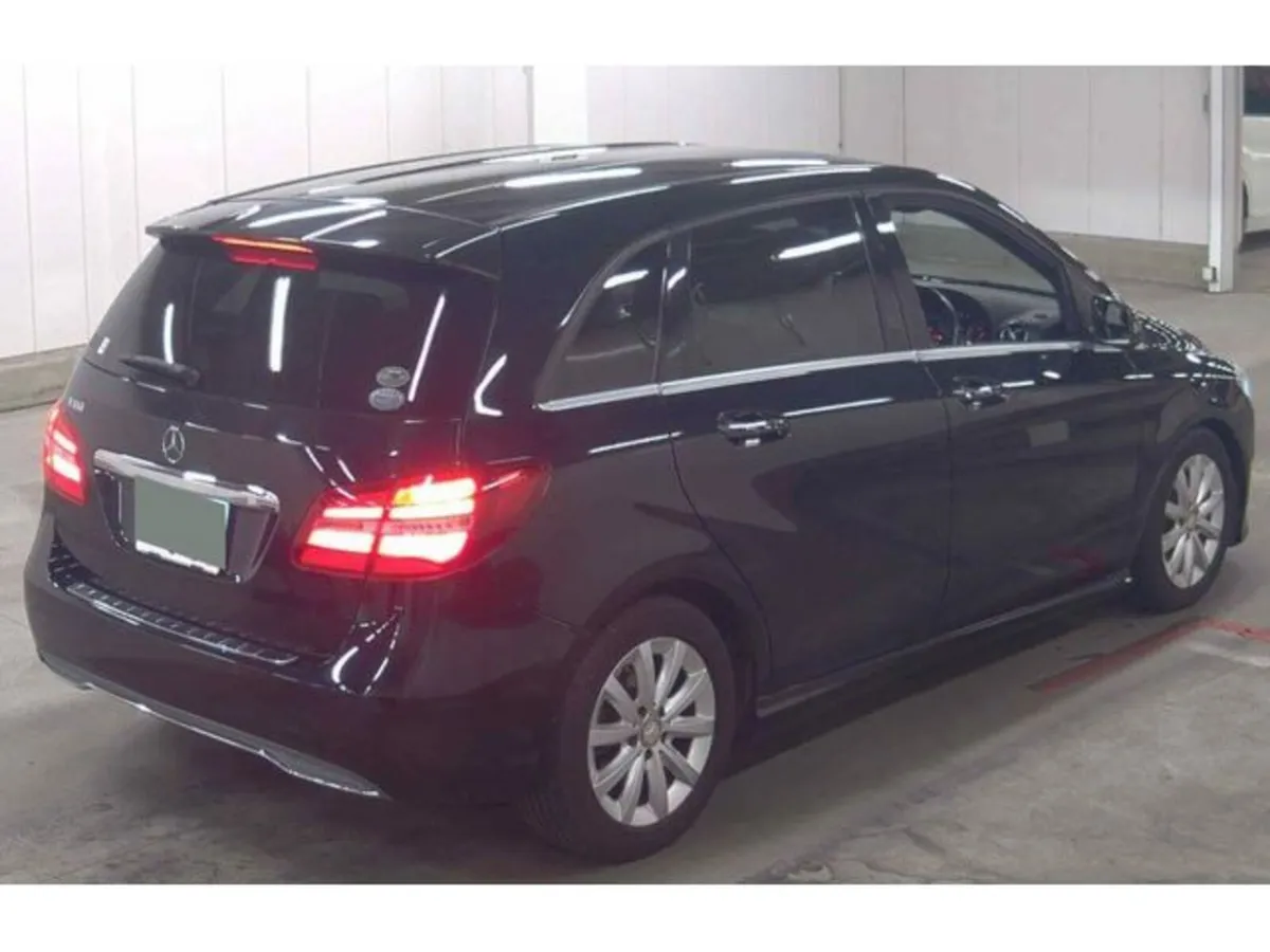 Mercedes-Benz B-Class 1.6 B180 Petrol Auto - Image 4