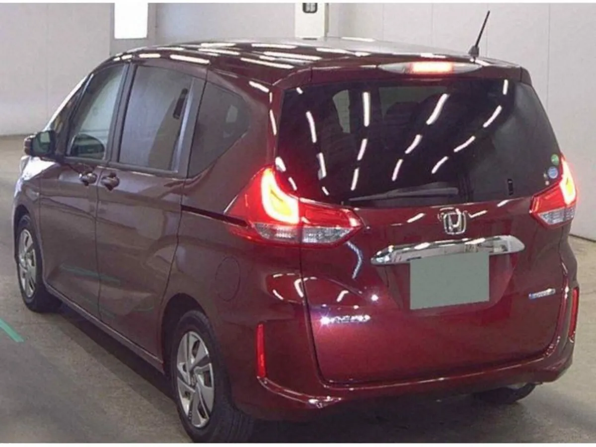 Honda Freed 1.5 Petrol Hybrid Auto - Image 3