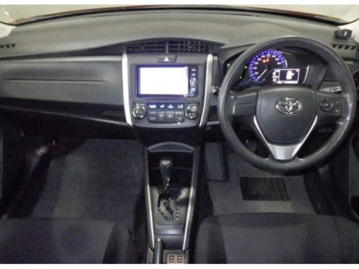 Toyota Corolla 1.5 Corolla Fielder - Image 5