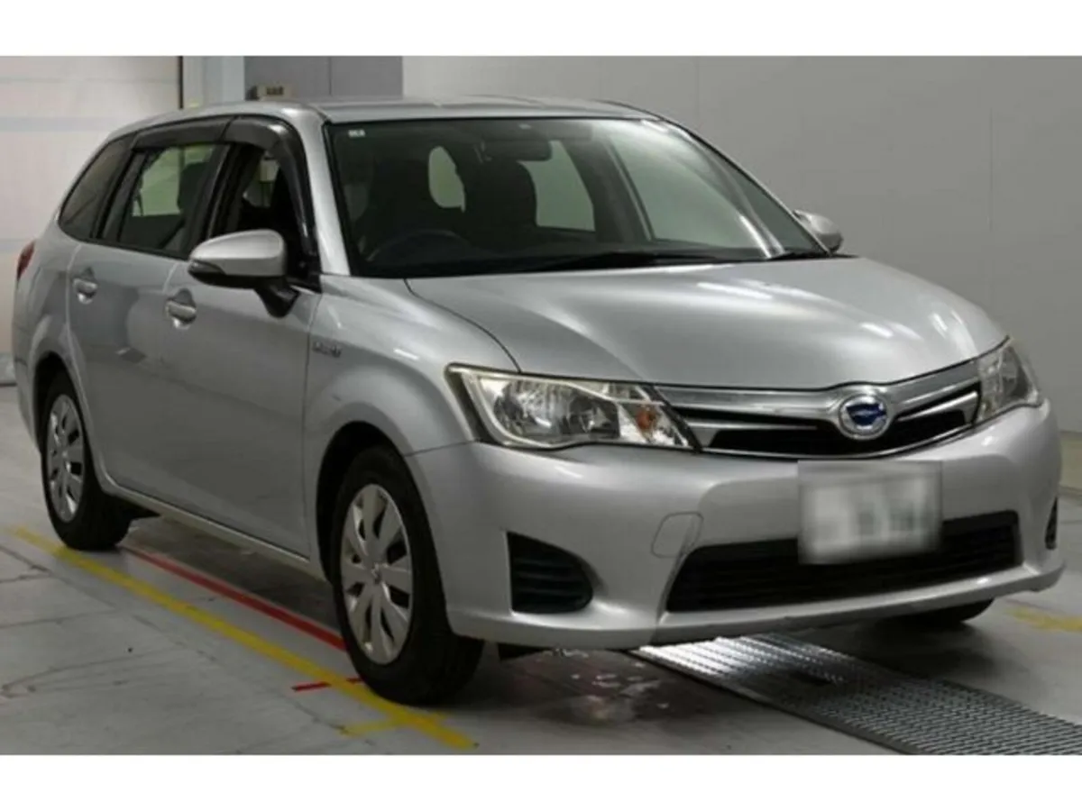 Toyota Corolla 1.5 Corolla Fielder Petrol Hybrid A - Image 3