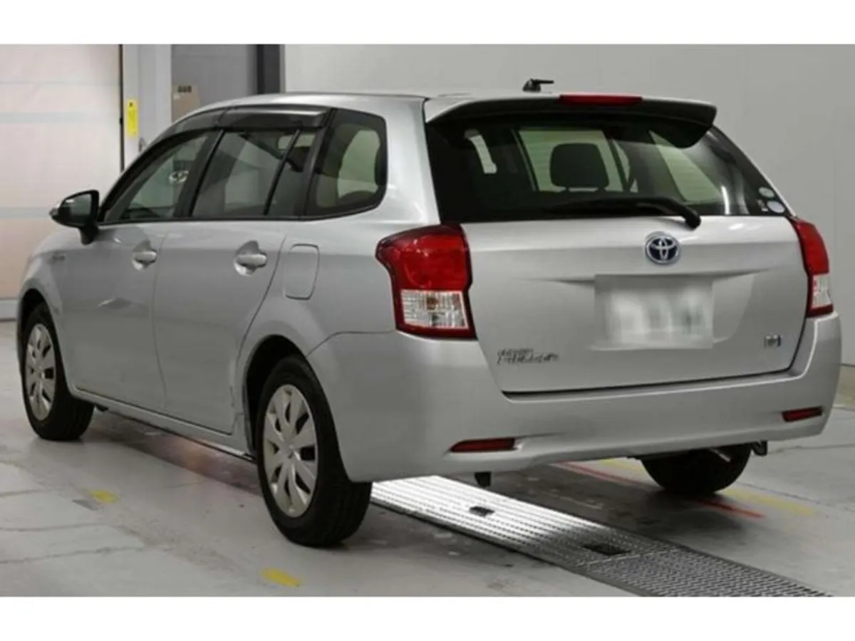 Toyota Corolla 1.5 Corolla Fielder Petrol Hybrid A - Image 4