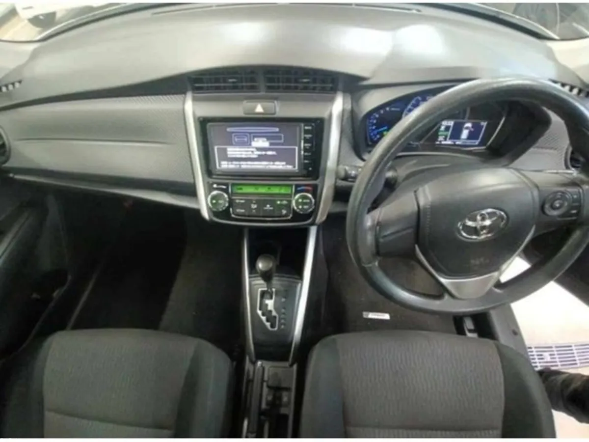 Toyota Corolla 1.5 Corolla Fielder Petrol Hybrid A - Image 5