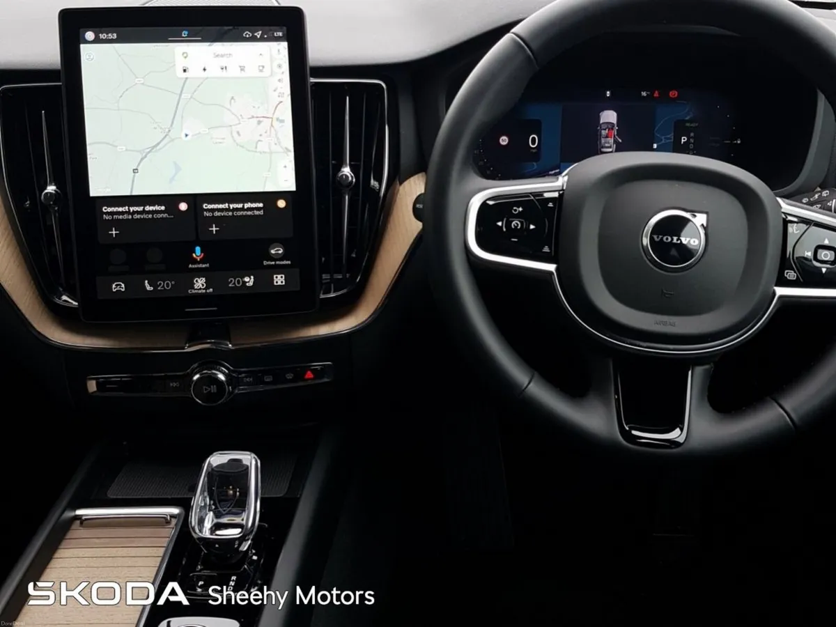 Volvo XC60 T6 PHEV AWD Plus Dark - Image 2