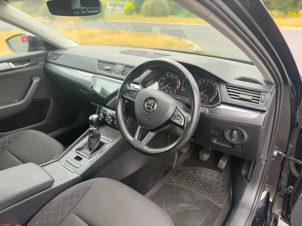 Skoda Superb 2018 - Image 1
