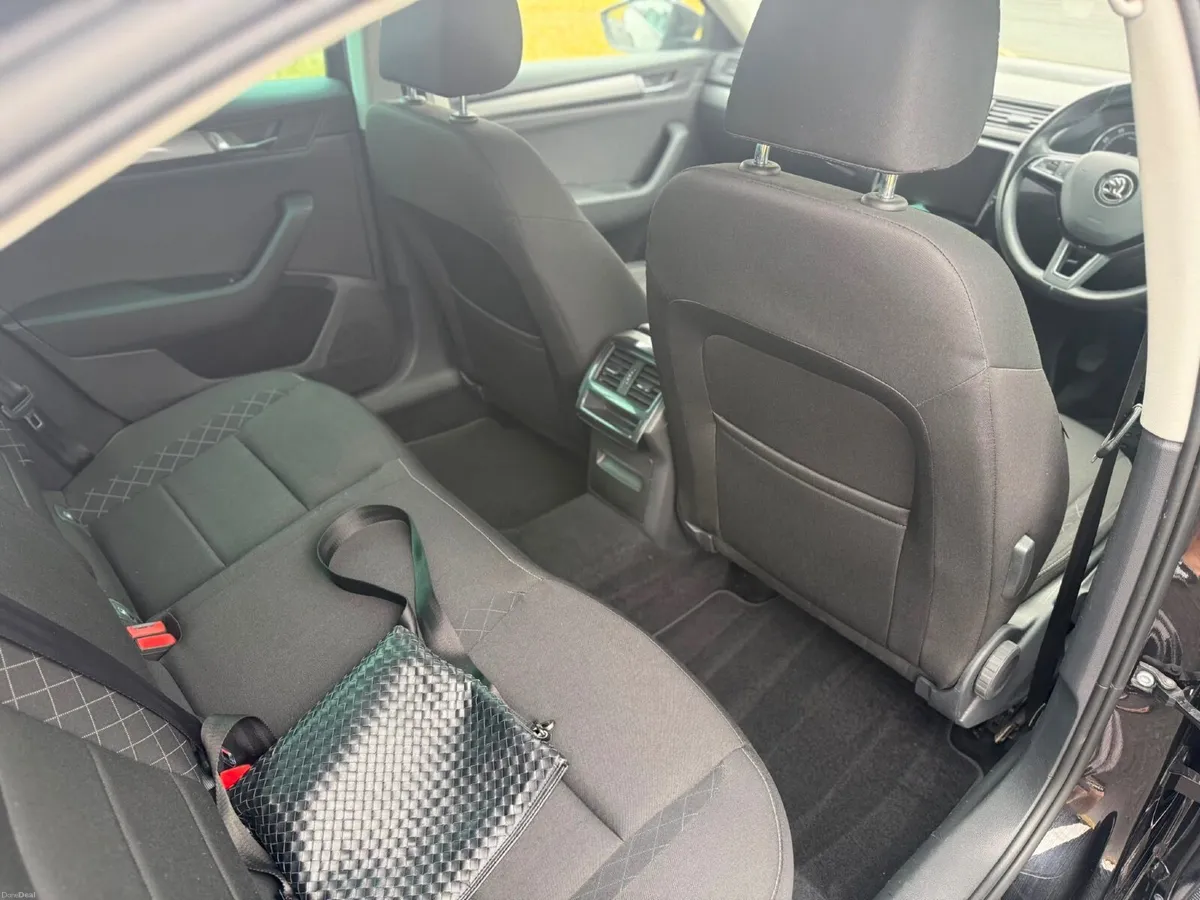 Skoda Superb 2018 - Image 2