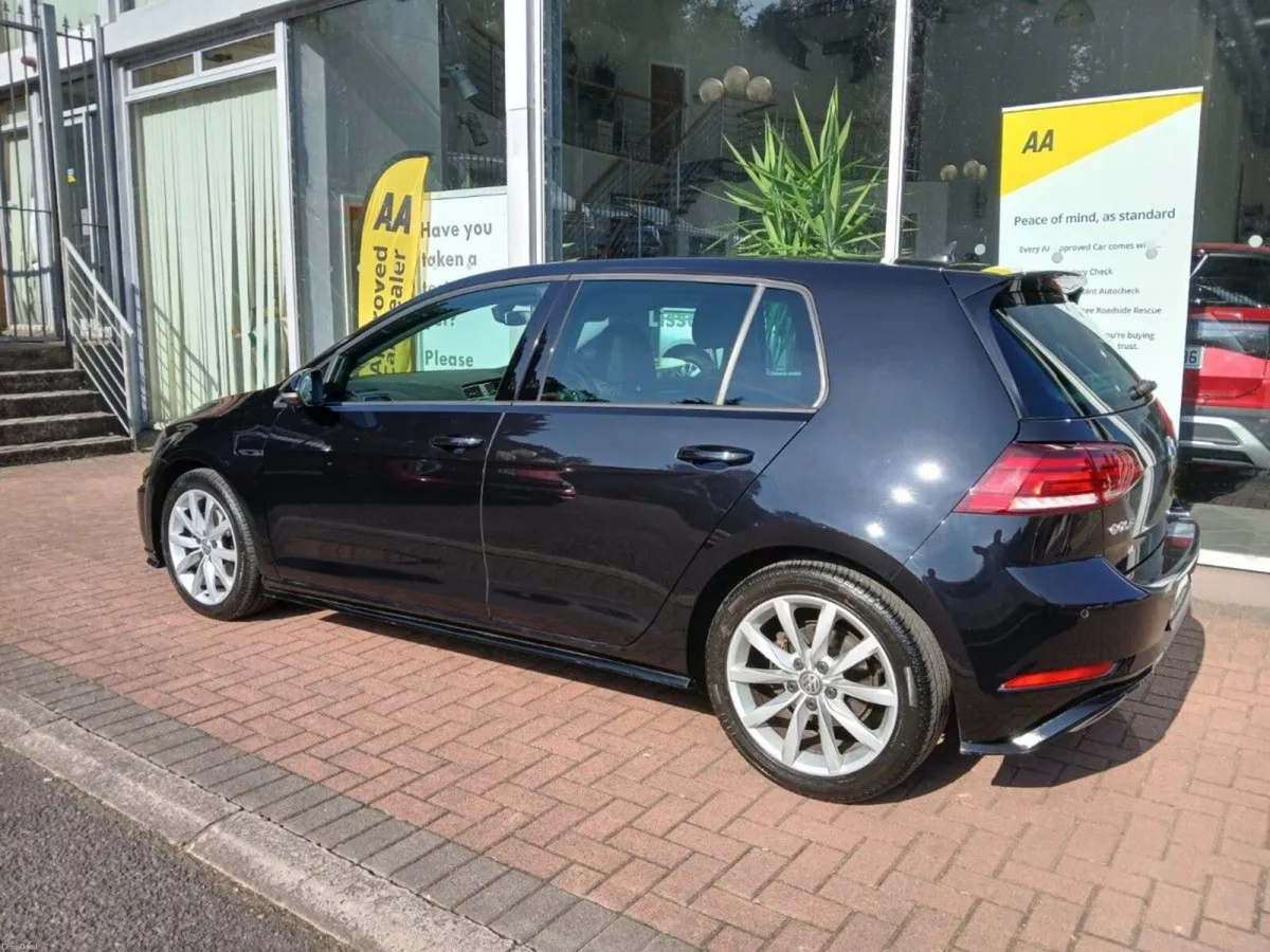 Volkswagen Golf 2.0 TDI 150HP R-Line, Black  Met. - Image 6