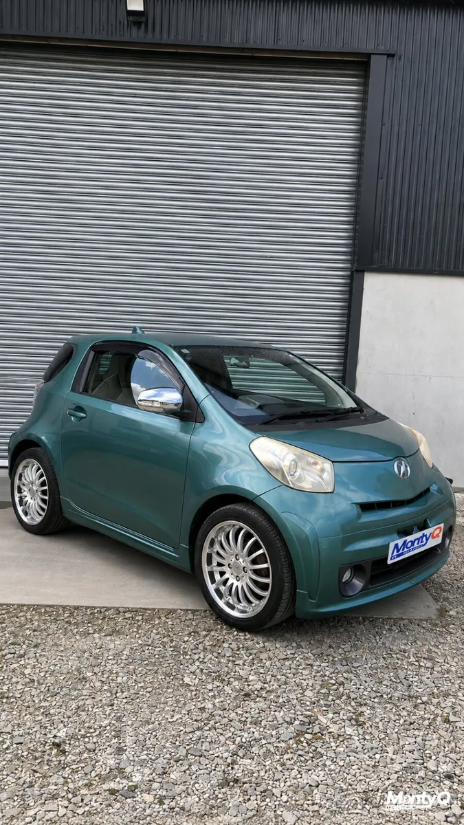Toyota iQ Automatic 2009 - Reverse Camera - Image 3
