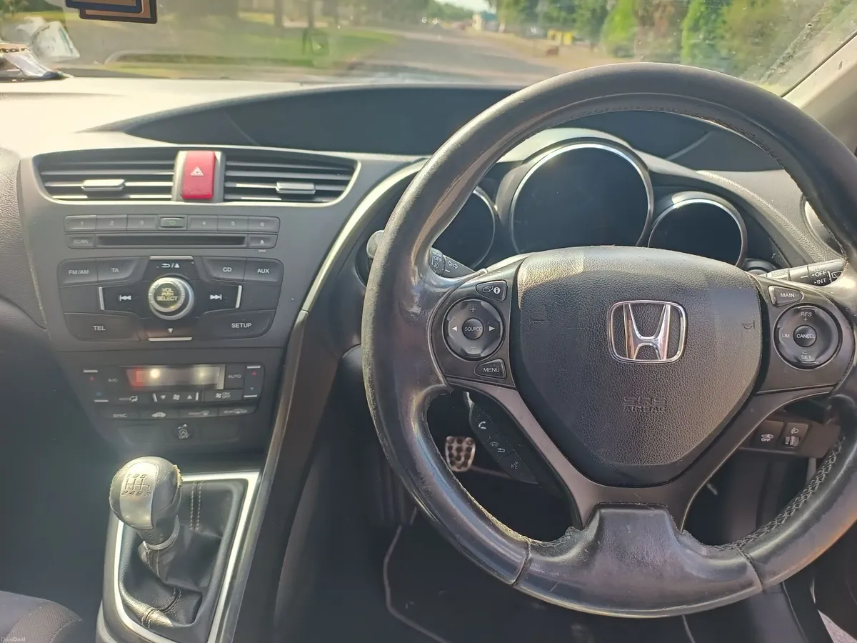 Honda Civic 2013 - Image 1