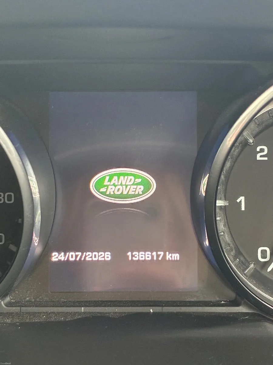 Land Rover Discovery Sport 2016 - Image 2