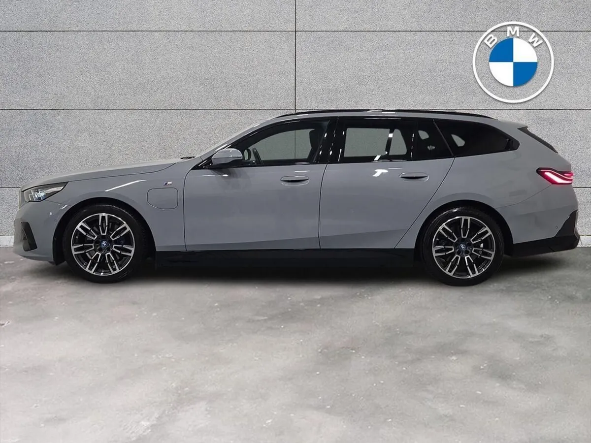 BMW 5-Series 530e M Sport Touring - Image 3