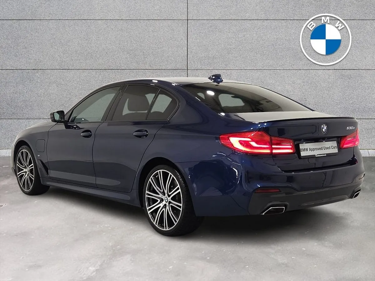 BMW 5-Series 530e M Sport iPerformance Saloon - Image 3