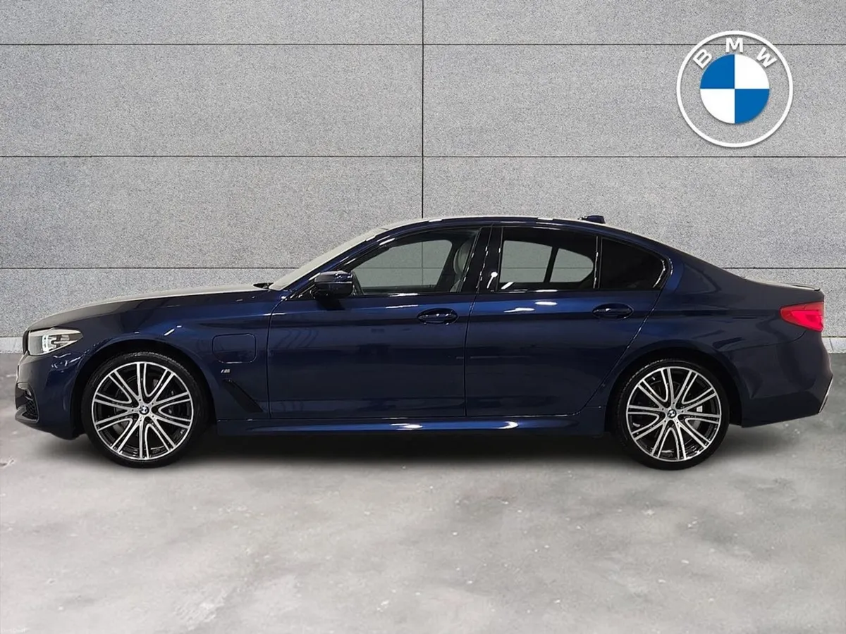 BMW 5-Series 530e M Sport iPerformance Saloon - Image 4