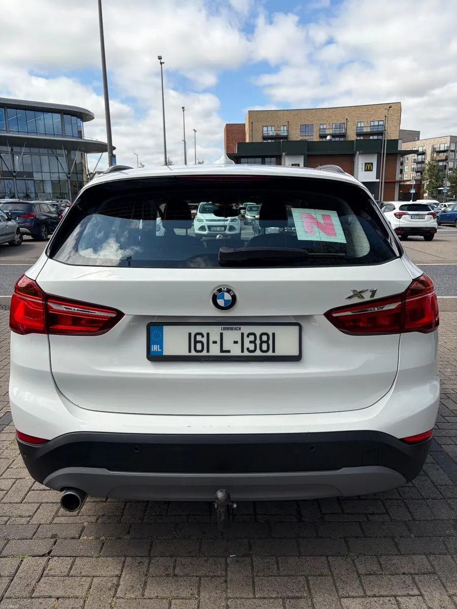 BMW X1 SDR 18D AUTOMATIC Black Shadow - Image 2