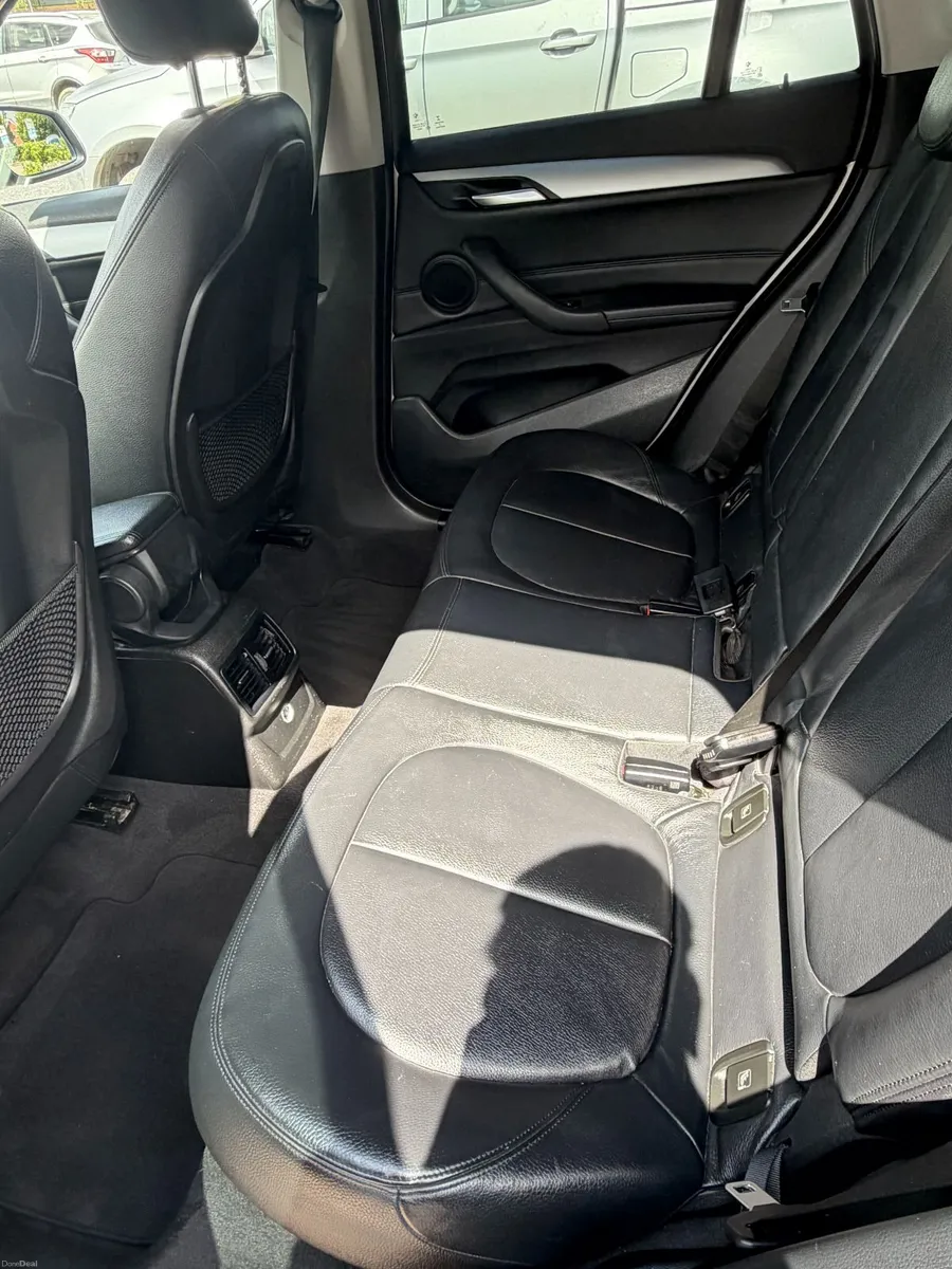BMW X1 SDR 18D AUTOMATIC Black Shadow - Image 6