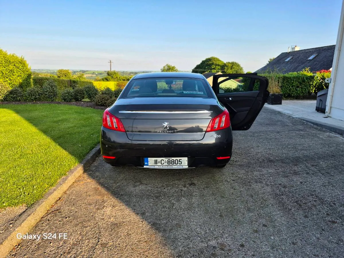 Car - Image 3