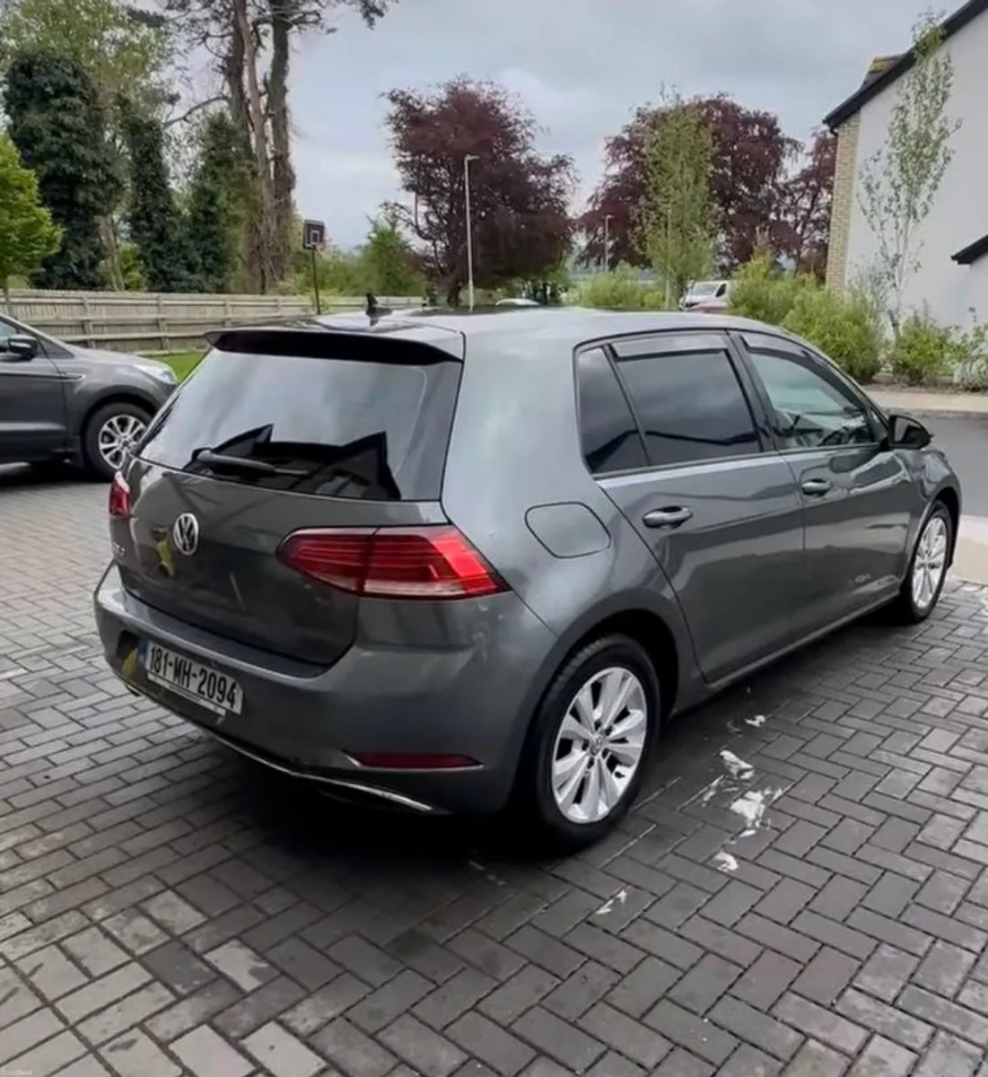 2018 Volkswagen Golf - Image 2